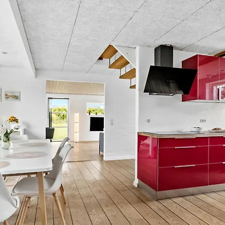 Beautiful In With Kitchen Holiday home *